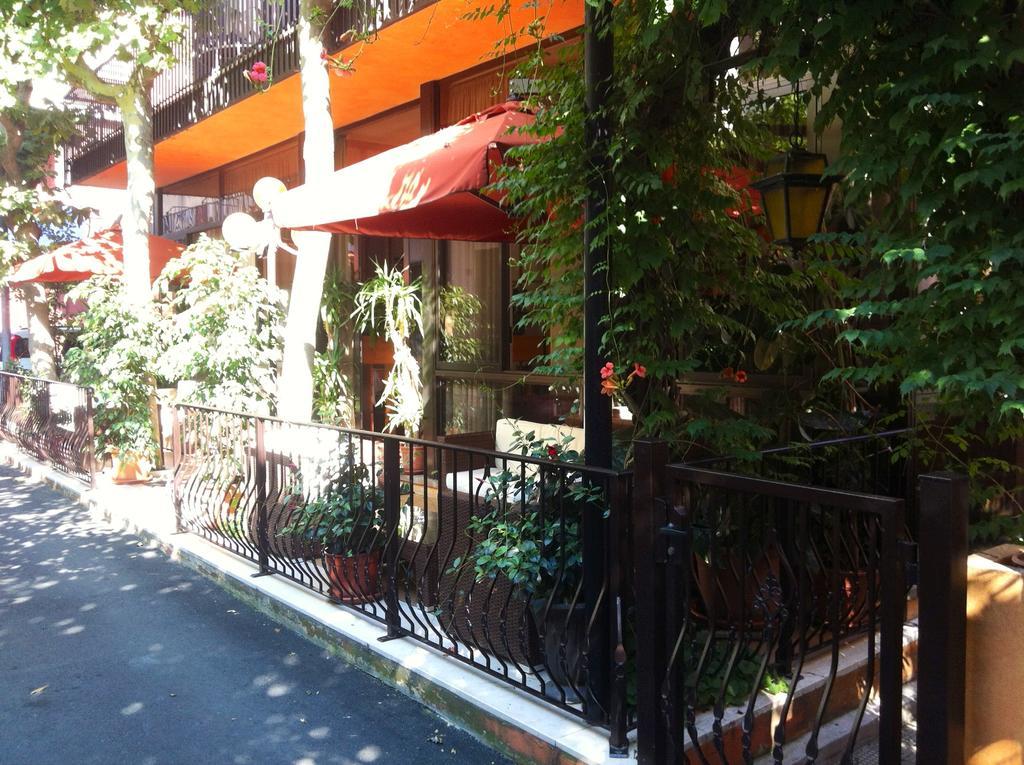 Hotel Meuble Lariana Bellaria-Igea Marina Exterior foto